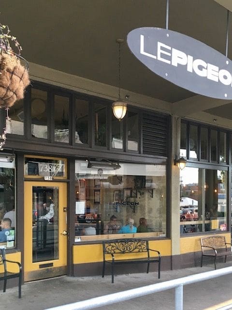 Le Pigeon Sign