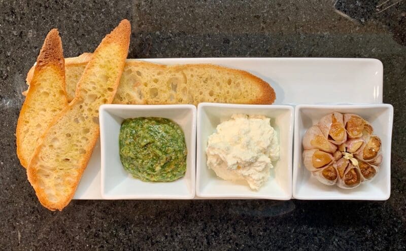 Roasted garlic with Pesto main