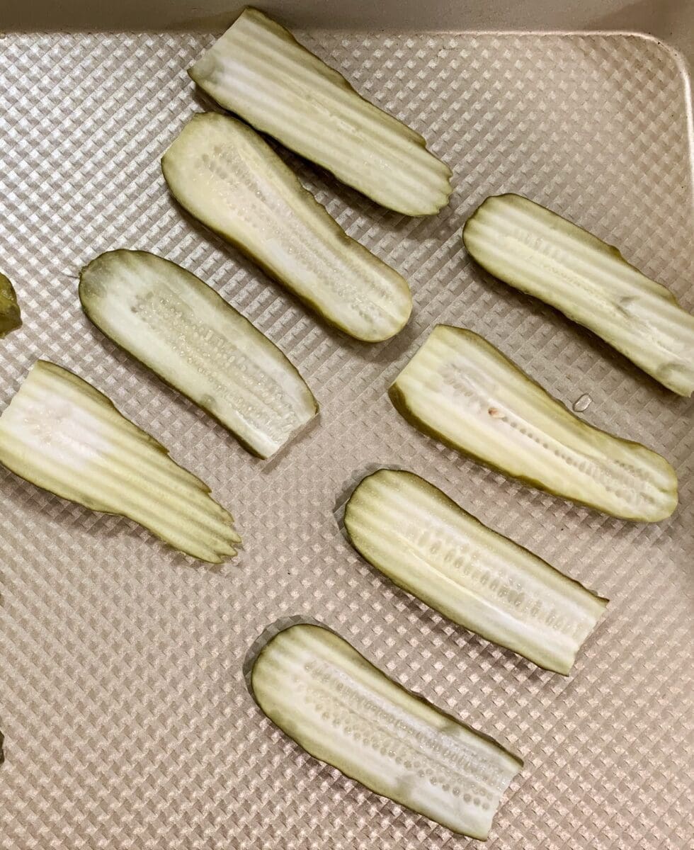 Sandwich dill pickles