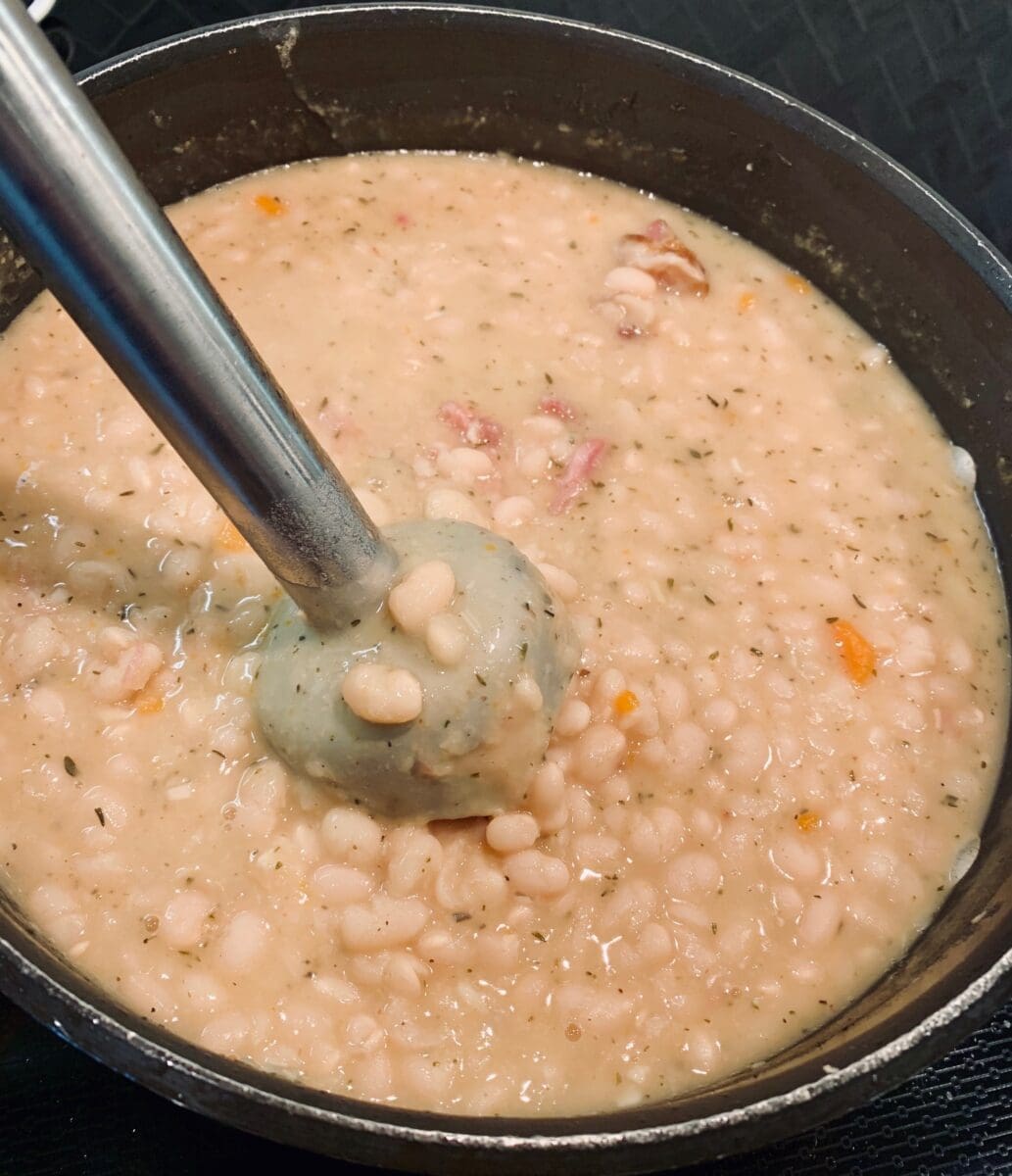 blending navy bean soup