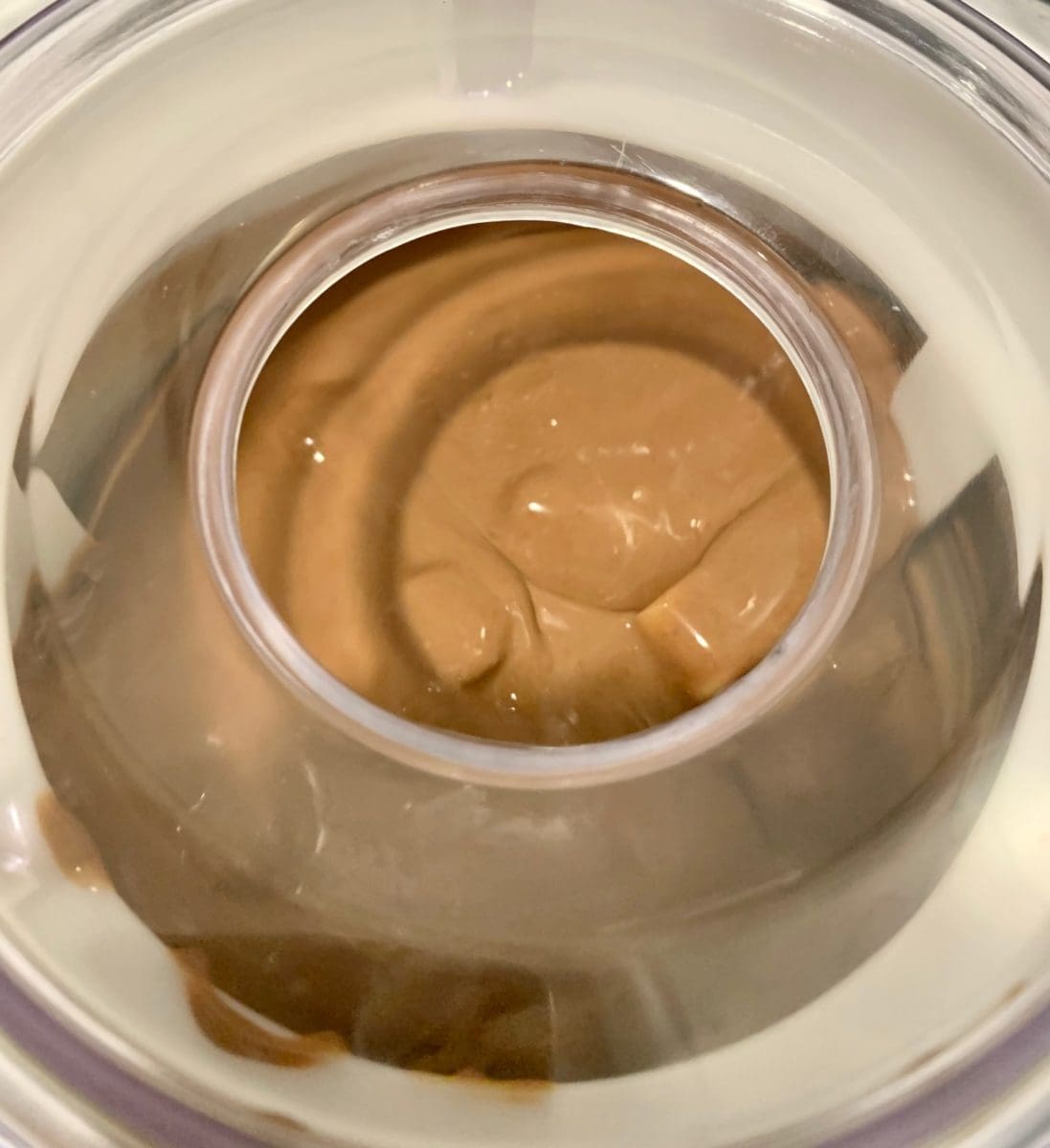 churning gelato