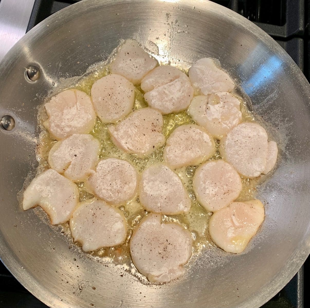 floured scallops