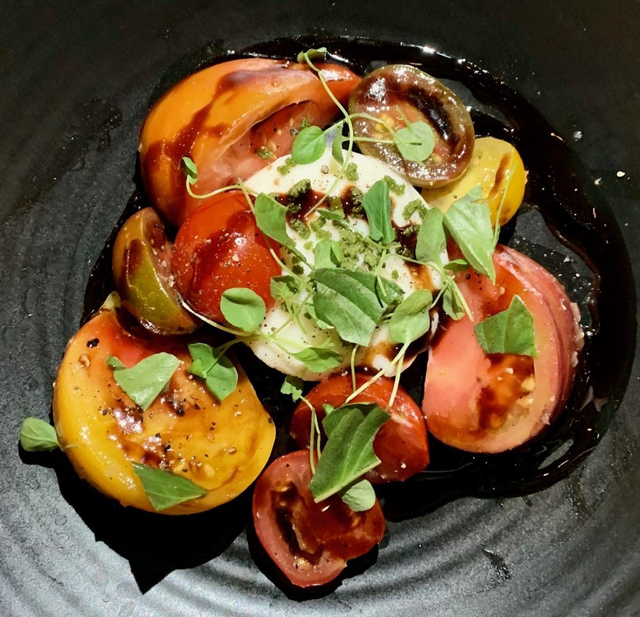 heirloom tomato burrata salad