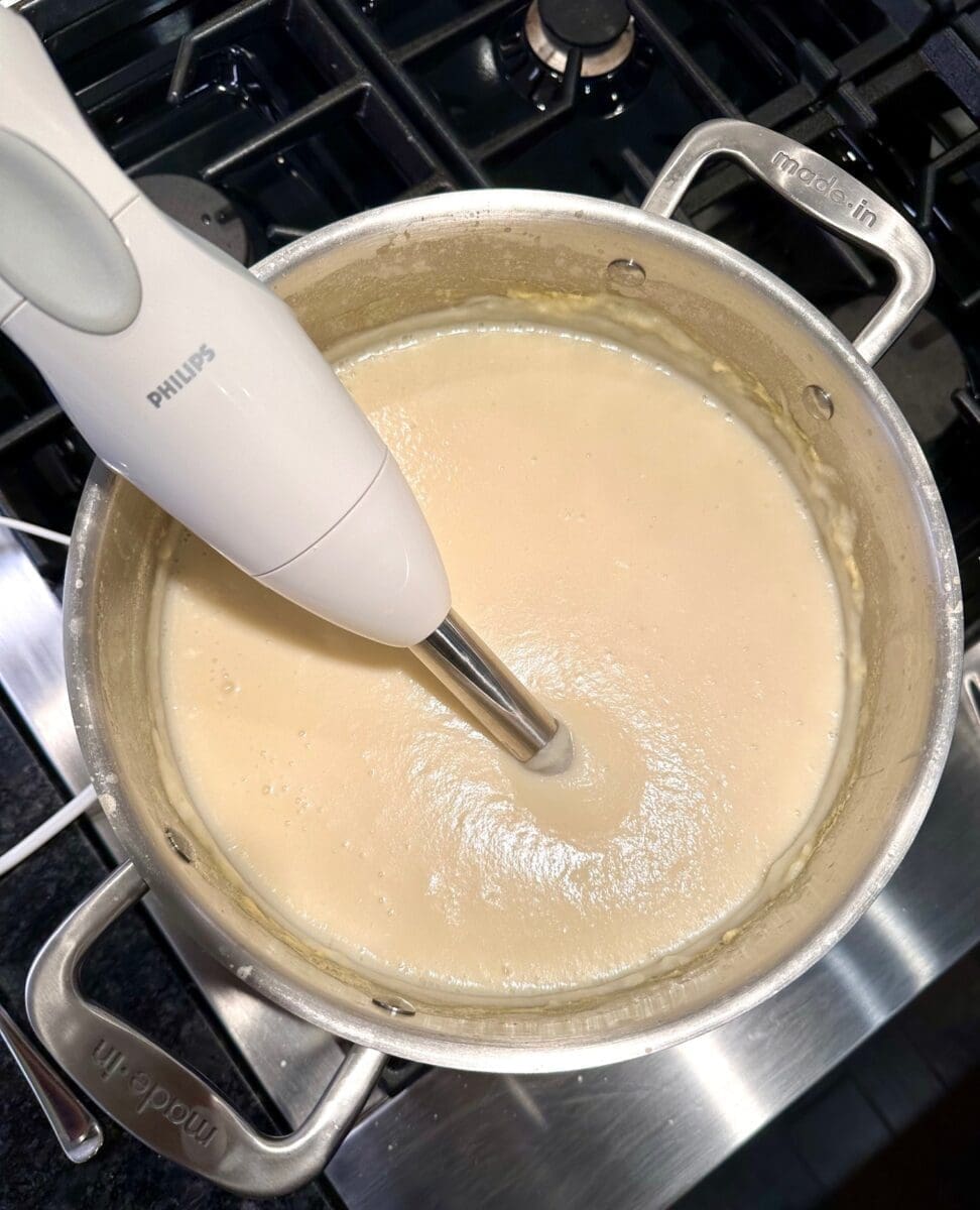 pureeing creamy cauliflower bisque