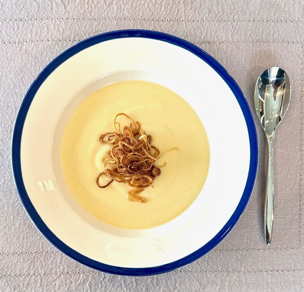 finished creamy cauliflower soup