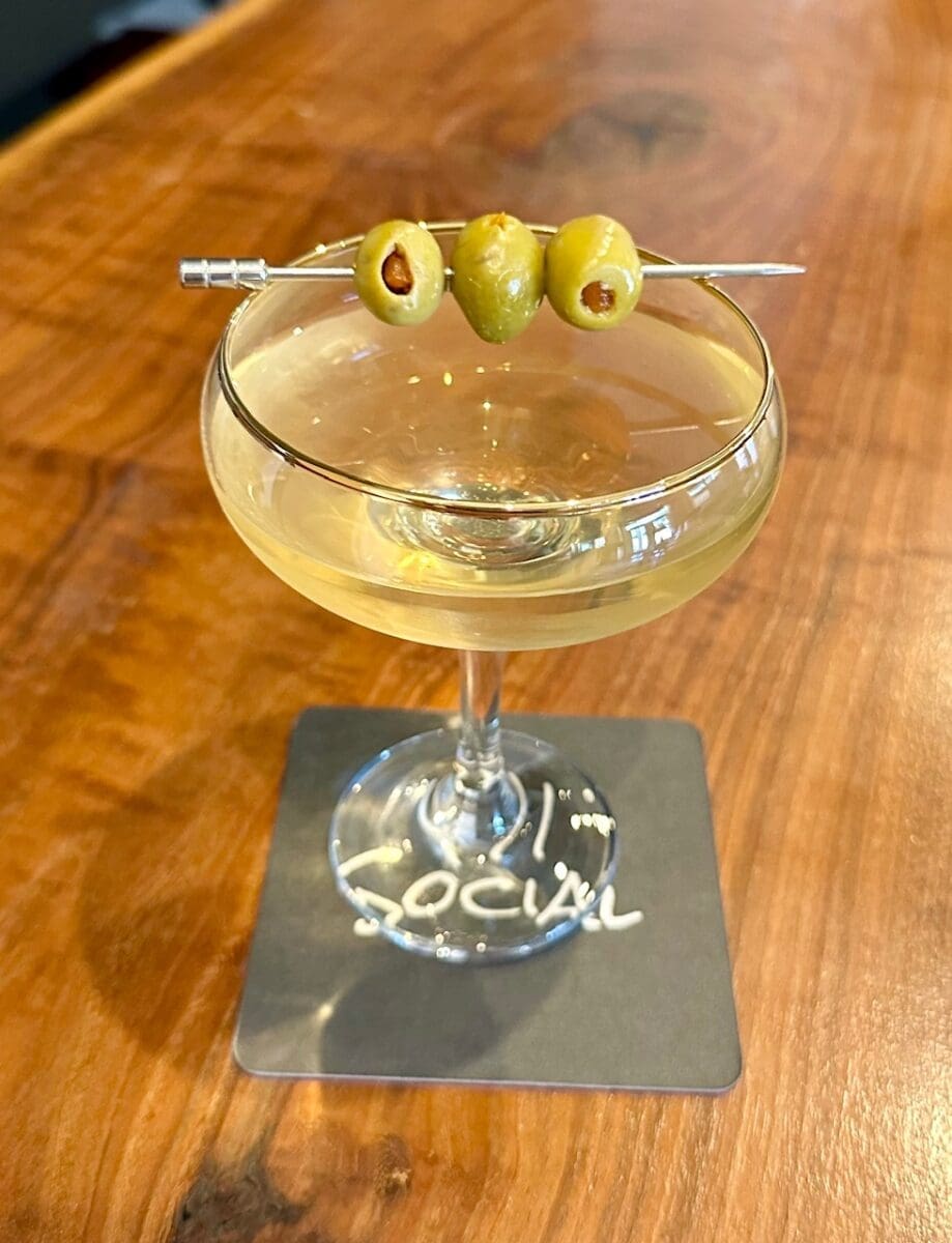 olive dirty martini