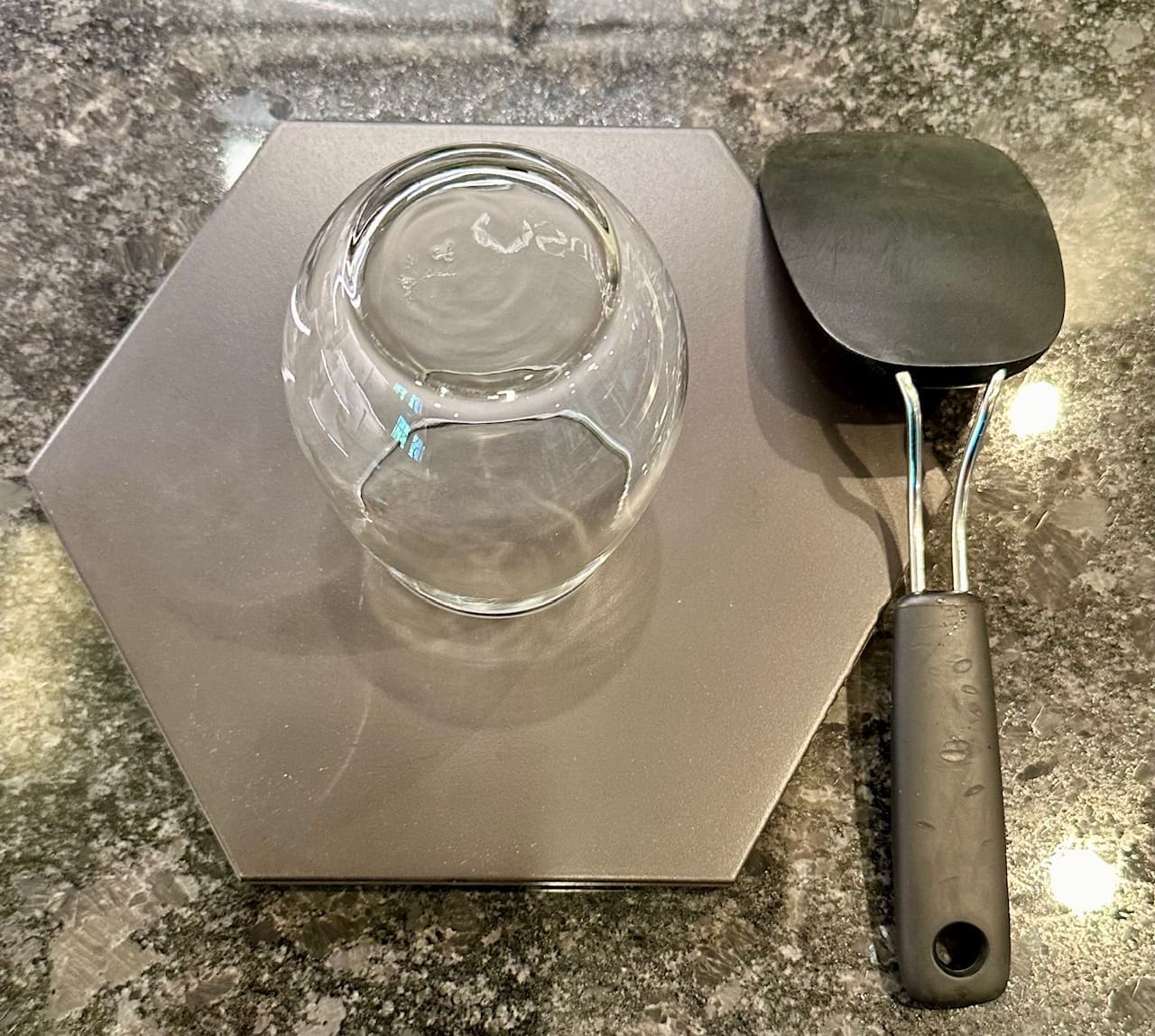 glass mold and spatula