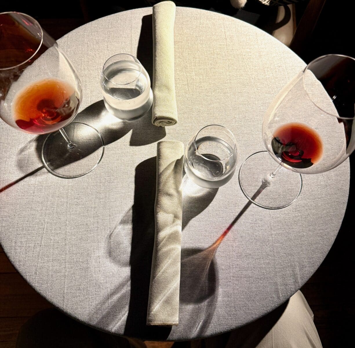 dessert lounge table