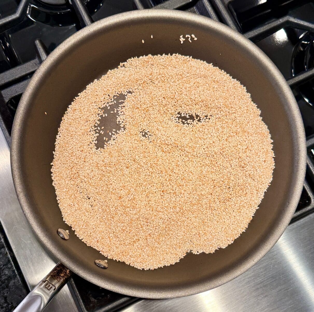 toasted sesame seeds